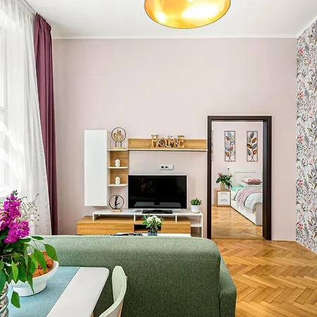 Oasis At Charles Square Praga