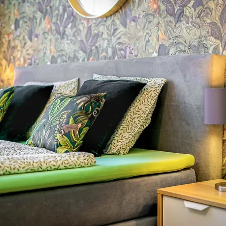 Oasis At Charles Square Apartament